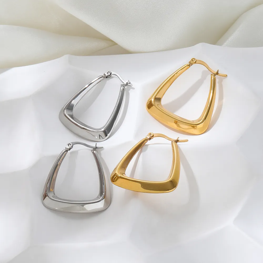 Julia Hoops
