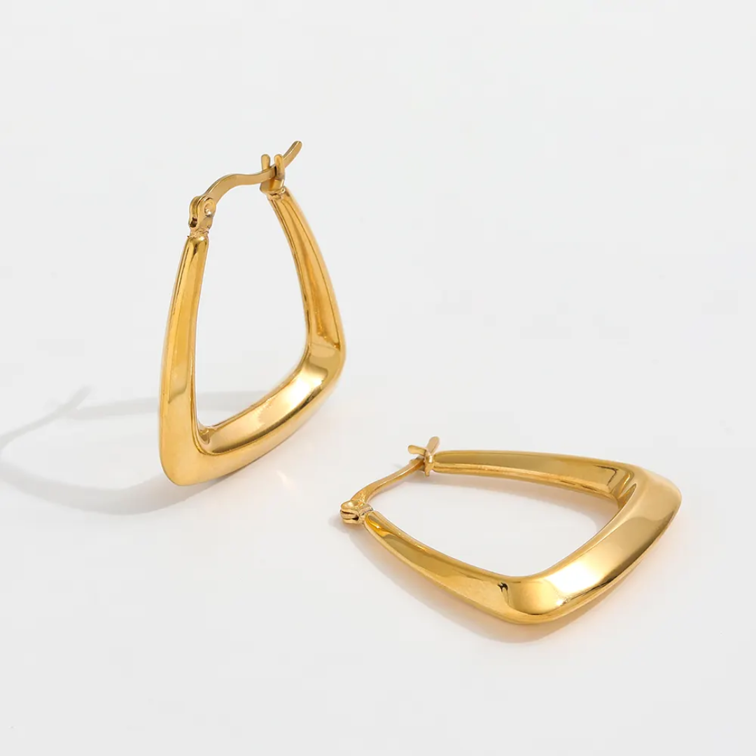 Julia Hoops